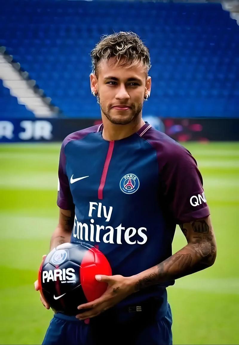 头球建功！利兹联后卫比约尔是第4位英超进球的斯洛文尼亚球员（利兹联后卫比约尔头球破门，成为英超进球的第4位斯洛文尼亚球员）