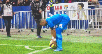 意大利杯16强综述：AC米兰从容应战内战称雄，博洛尼亚双线作战疲态尽显