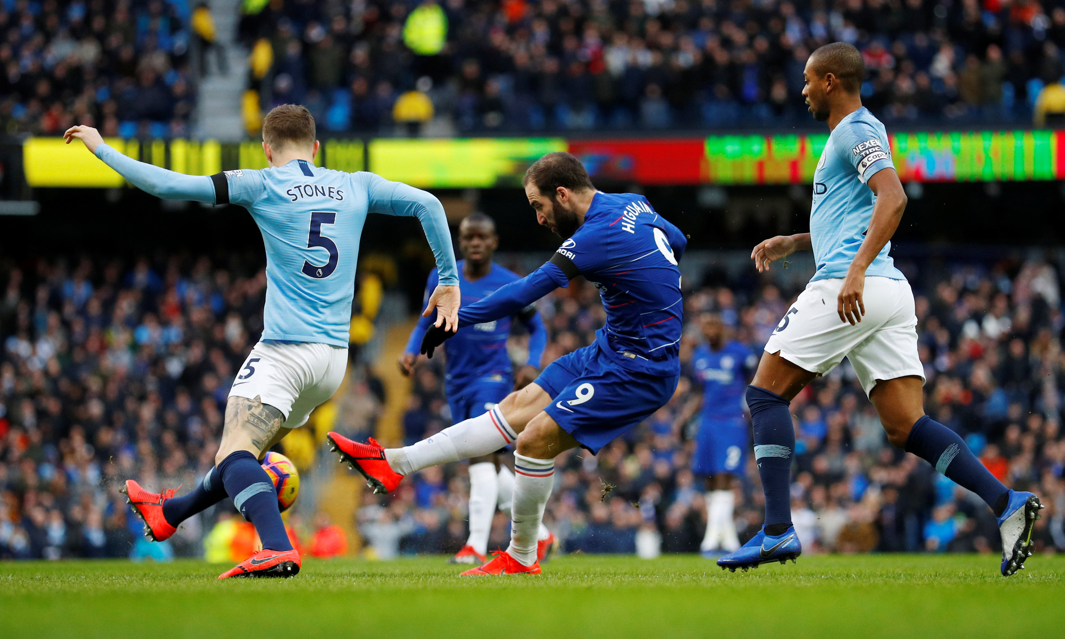 世体：皇马战曼城结果或决定阿隆索未来；多名大牌对他存不满（世体：皇马对曼城的赛果或左右阿隆索去留，多名巨星对其心存不满）