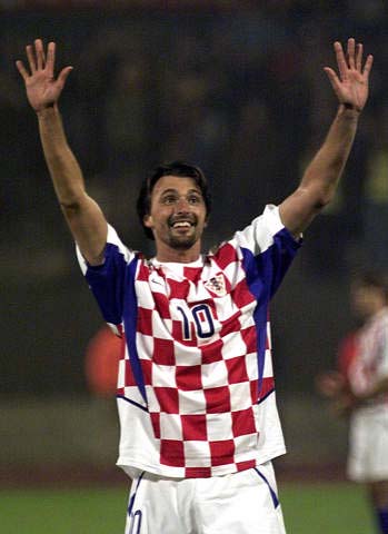 法兰克福主帅：战巴萨将面临苦战；必须集体对亚马尔进行防守