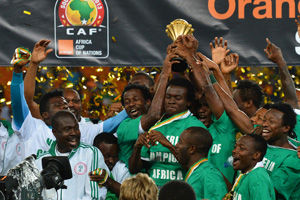 阿斯：贝林在皇马和英格兰同时陷入困境，他难以融入战术体系（阿斯：贝林在皇马与英格兰双线受挫，战术适配成难题）