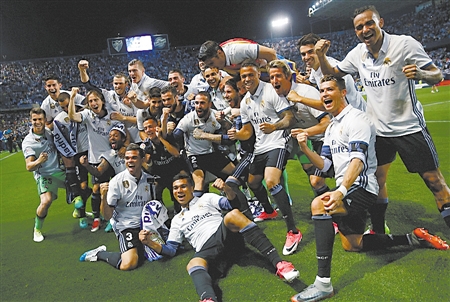 德天空：法兰克福未讨论解雇托普默勒，高层将战绩不佳归咎于球员（德天空：法兰克福暂无解雇托普默勒计划，高层将战绩低迷归咎于球员）