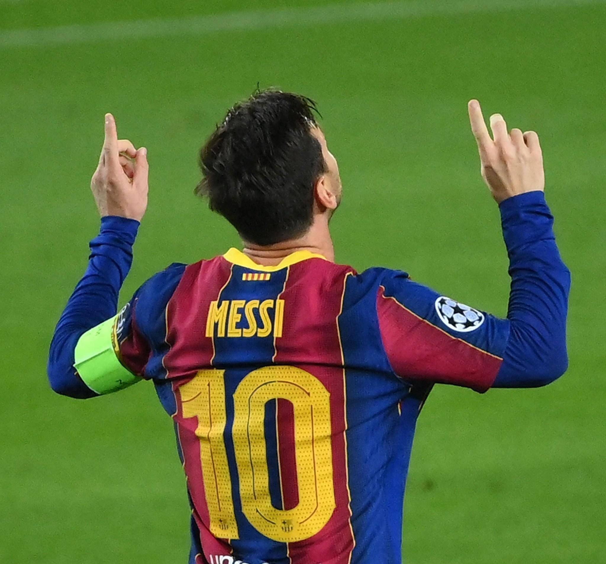 利兹联考虑签下RB莱比锡中卫（利兹联有意引进莱比锡红牛中卫）