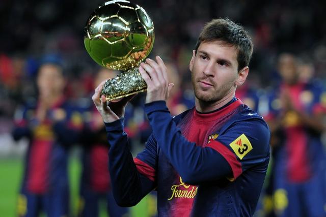 名记：字母哥与队友召开会议，呼吁全队无视外界杂音