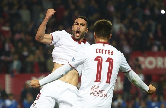 德甲战报：Y.迪奥曼德帽子戏法，RB莱比锡6-0狂胜法兰克福（德甲速递：RB莱比锡6-0横扫法兰克福，Y.迪奥曼德上演帽子戏法）