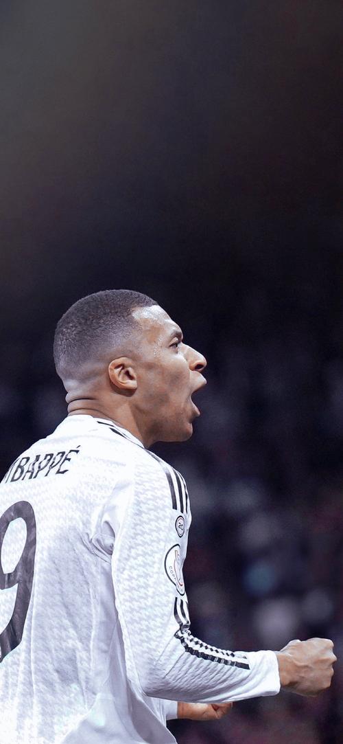 莱万慌了吗？巴萨另一神锋每88分钟进1球，主力中锋之争提前结束？